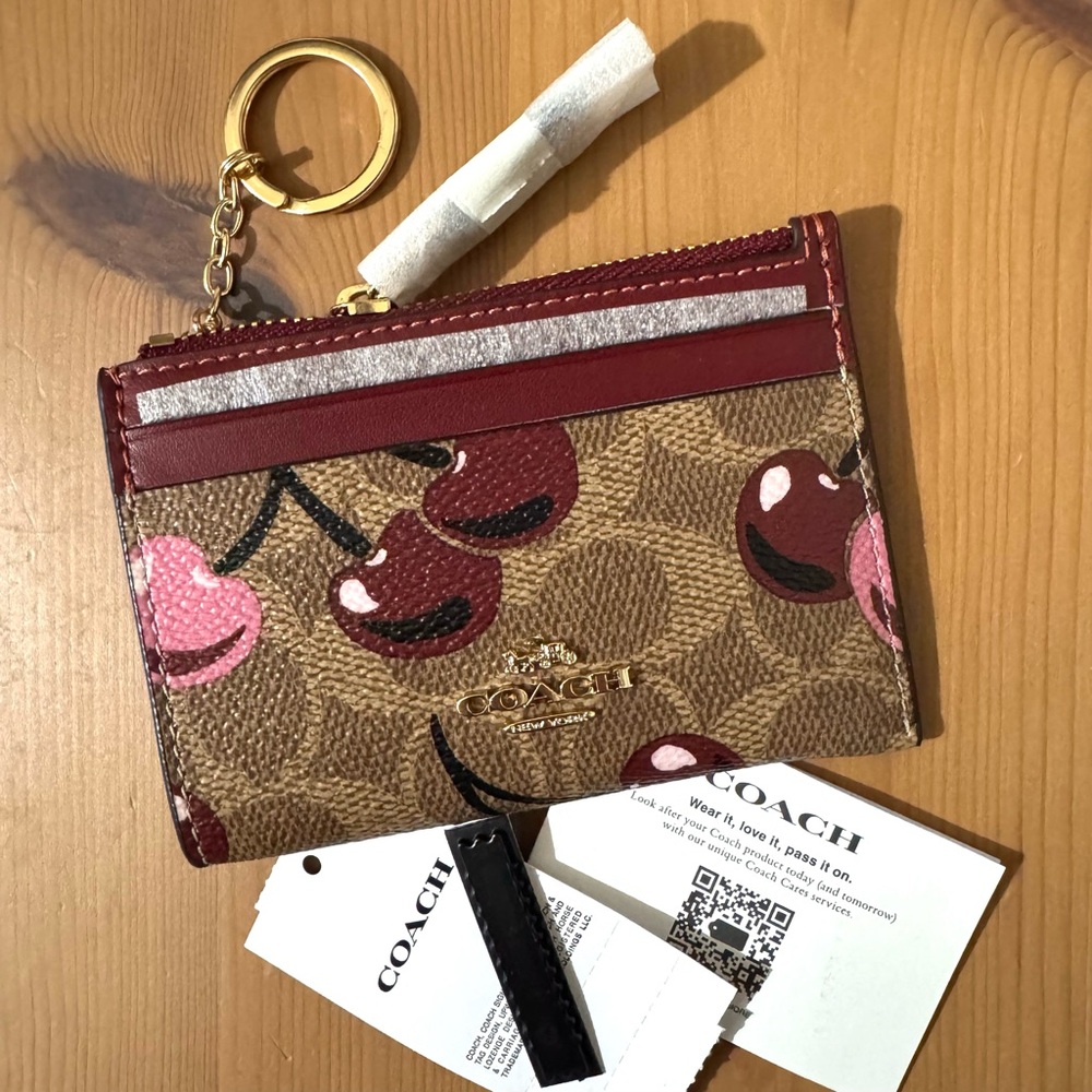 🍒 Coach Mini Skinny Id Case In Signature Canvas With Cherry Print